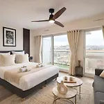 Appartement Eiffel Tower View With Lift & Balcony