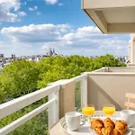 Appartement Eiffel Tower View With Lift & Balcony Paris