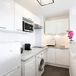 Appartement Eiffel Tower View With Lift & Balcony Paris