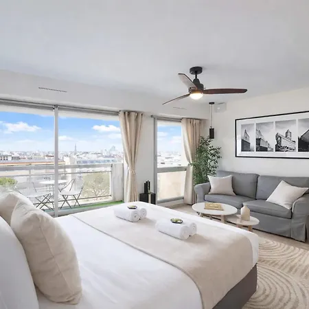 Eiffel Tower View With Lift & Balcony