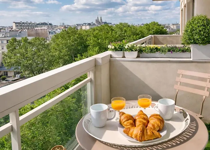 Eiffel Tower View With Lift & Balcony Apartment Paris