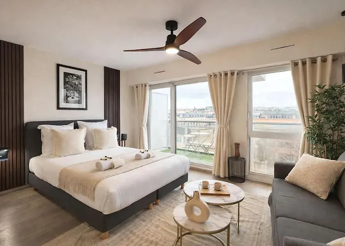 Apartmán Eiffel Tower View With Lift & Balcony