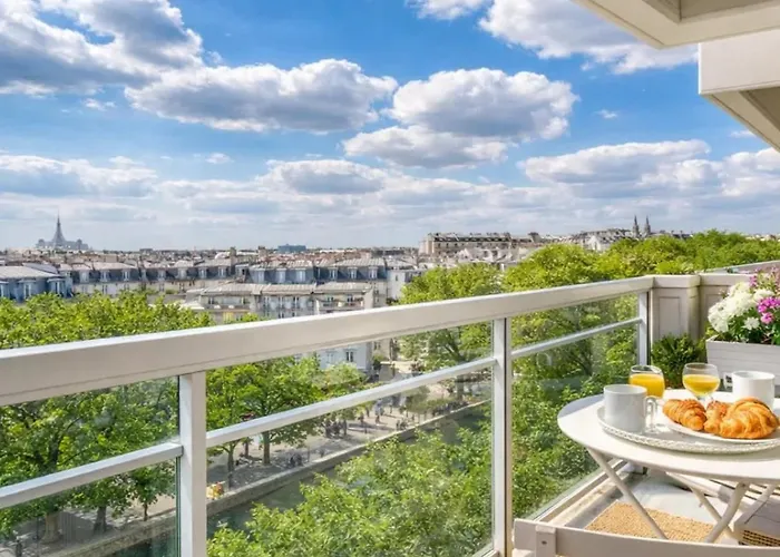 Eiffel Tower View With Lift & Balcony