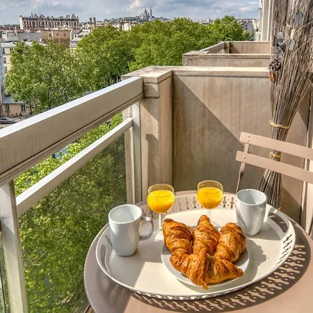 Eiffel Tower View With Lift & Balcony Apartament Paryż