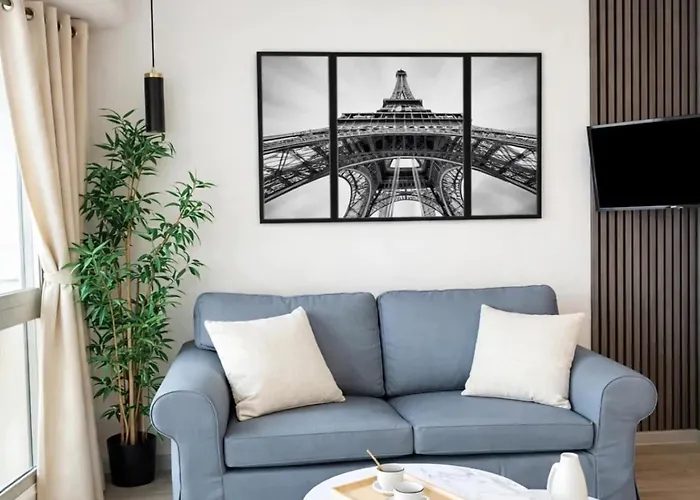 Appartamento Eiffel Tower View With Lift & Balcony